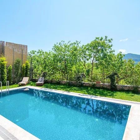 Villa Sleeps 6 With Pool Air Con And Wifi Keciler