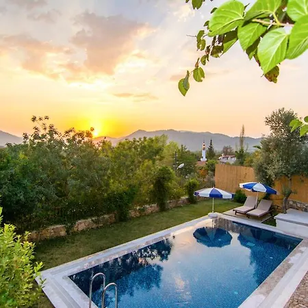 Sleeps 6 With Pool Air Con And Wifi